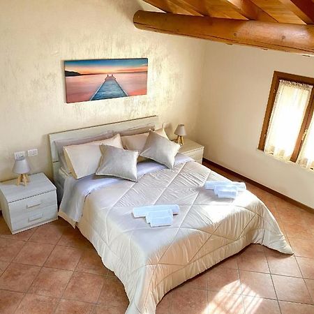 Апартаменти Casa Vacanze Raggio Di Sole Валеджо-суль-Мінчо Екстер'єр фото