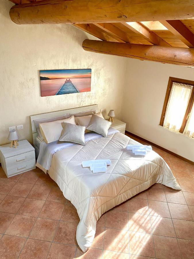 Апартаменти Casa Vacanze Raggio Di Sole Валеджо-суль-Мінчо Екстер'єр фото