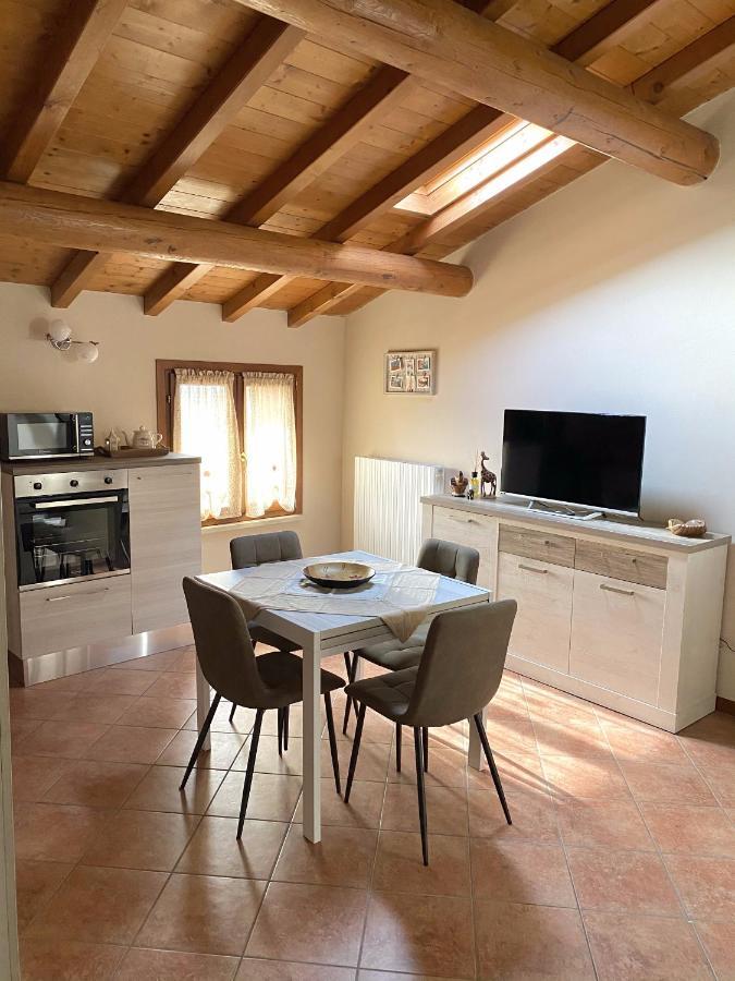 Апартаменти Casa Vacanze Raggio Di Sole Валеджо-суль-Мінчо Екстер'єр фото