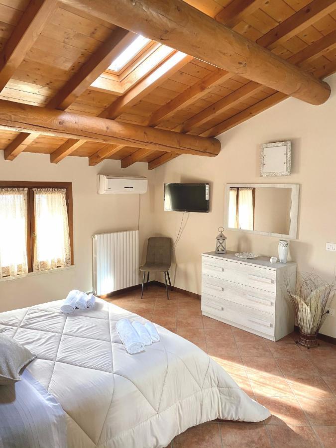 Апартаменти Casa Vacanze Raggio Di Sole Валеджо-суль-Мінчо Екстер'єр фото