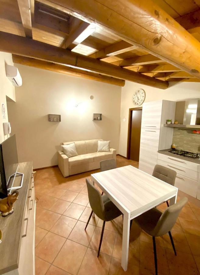 Апартаменти Casa Vacanze Raggio Di Sole Валеджо-суль-Мінчо Екстер'єр фото